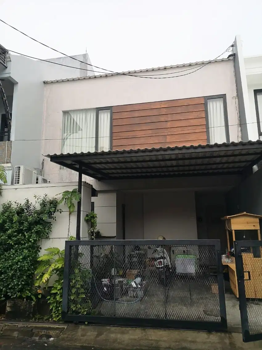 Dijual Rumah 2 Lantai Siap Huni Di Pakuwon City 1 M-AN Surabaya