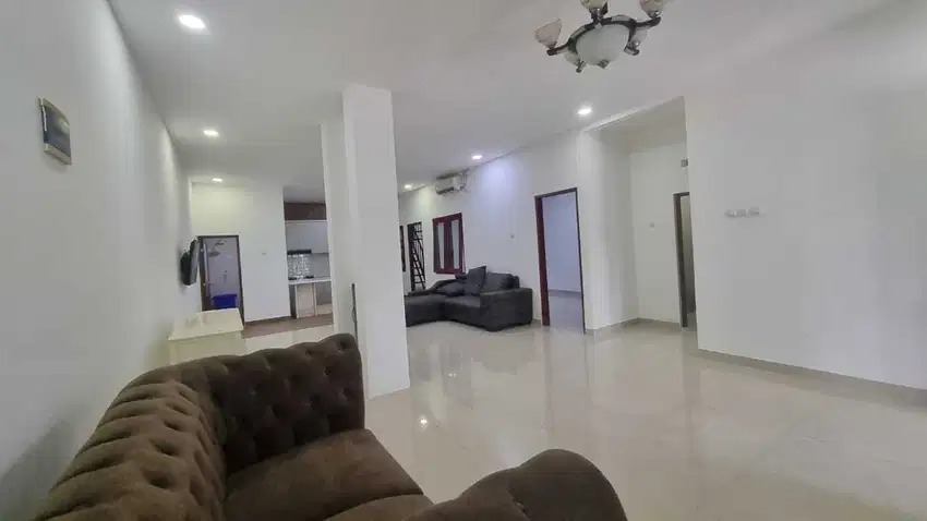 Rumah di Cluster Aralia Harapan Indah Bekasi