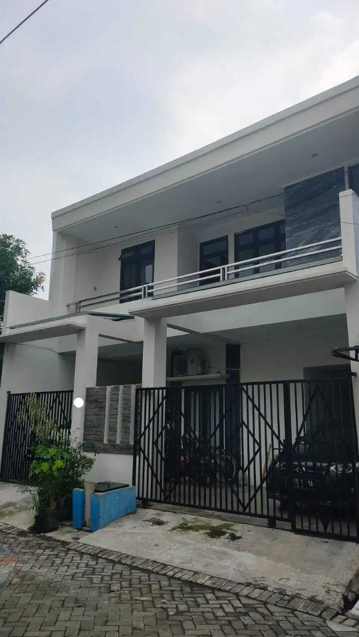 Rumah 2 Lantai Baru Renov siap Huni di Perum Wisma Kedungasem