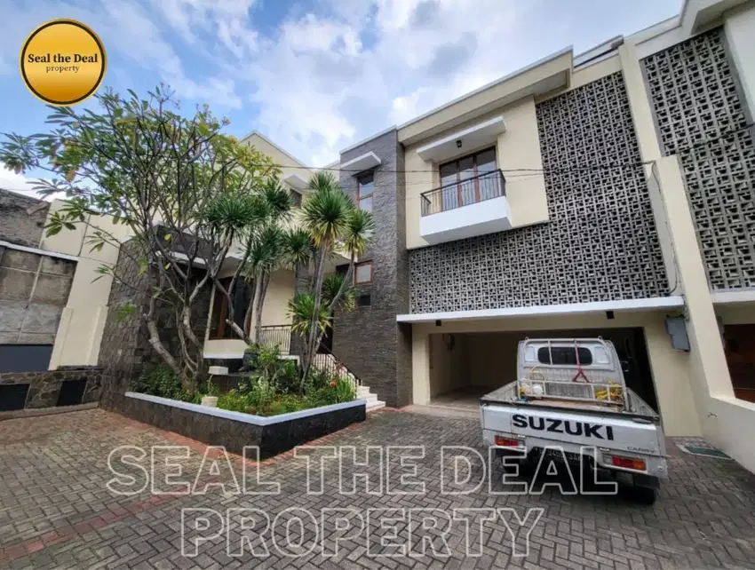 Disewakan Town House Di Area Kemang Jakarta Selatan STD600