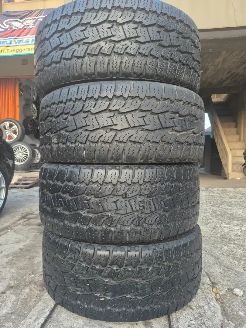 Ban copotan Landcuser Toyo open contry A/T2 285/50 R20 85%..4pcs