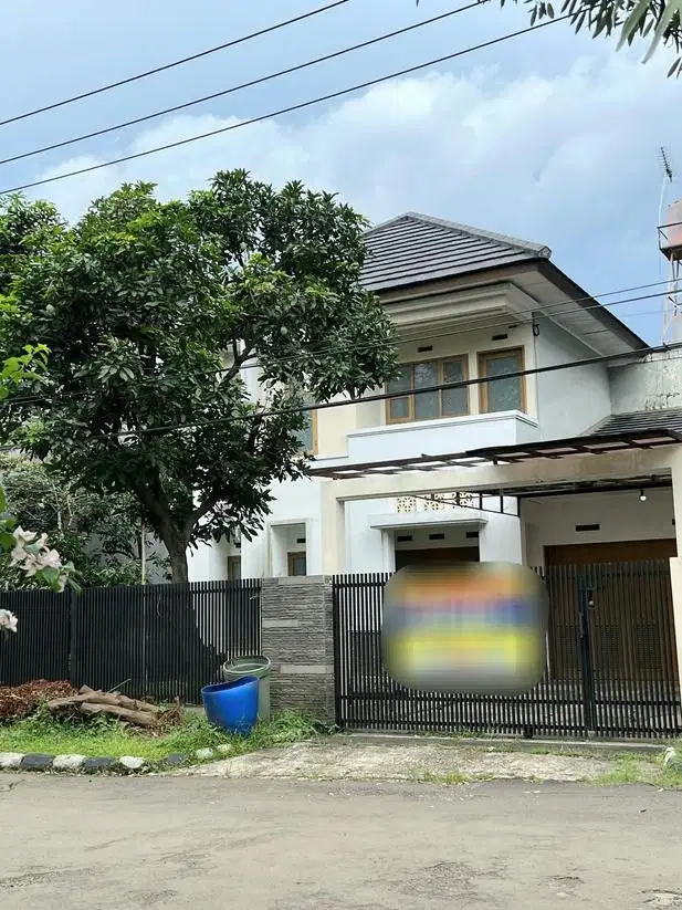 Rumah Mewah Tanah Luas Di Komplek Buah Batu Regency Dekat Tol Bubat