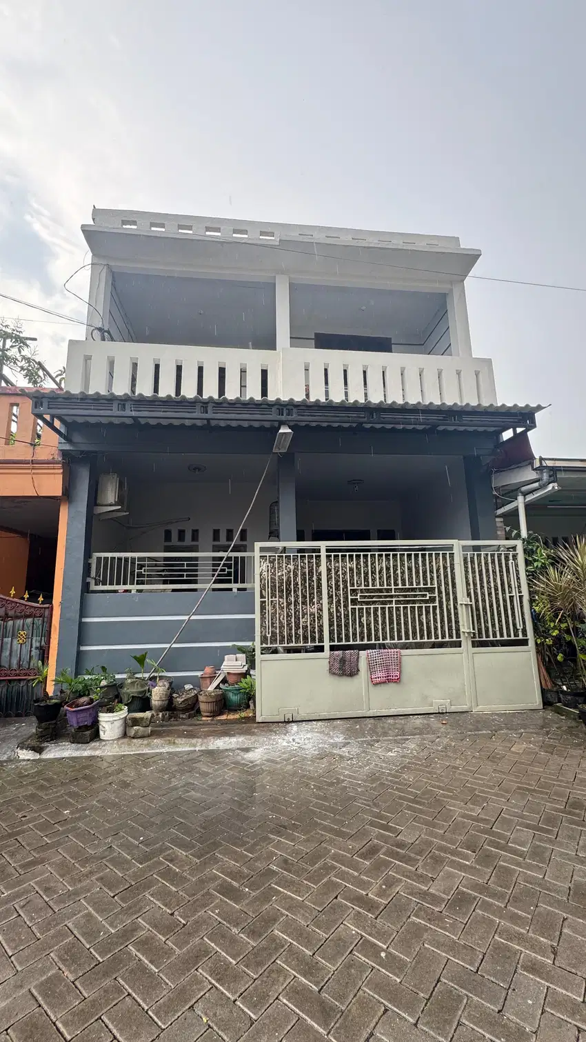 Rumah 2 Lantai Siap Huni, Lokasi Premium & Harga Terbaik!