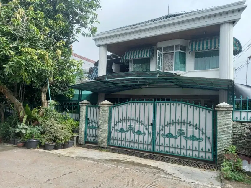 Rumah Luas 2 Lantai di Villa Bintaro Indah. Dekat Stasiun Sudimara