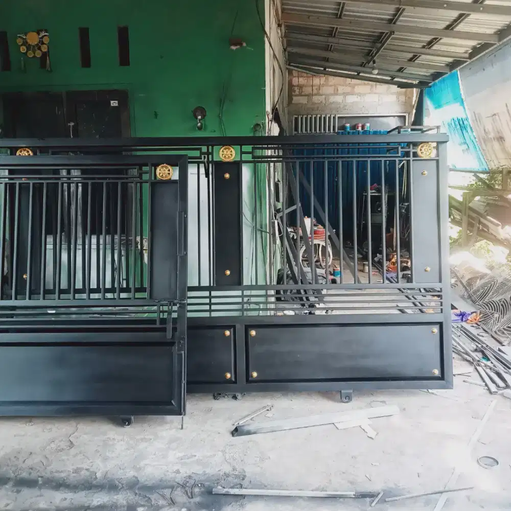 Pagar besi minimalis