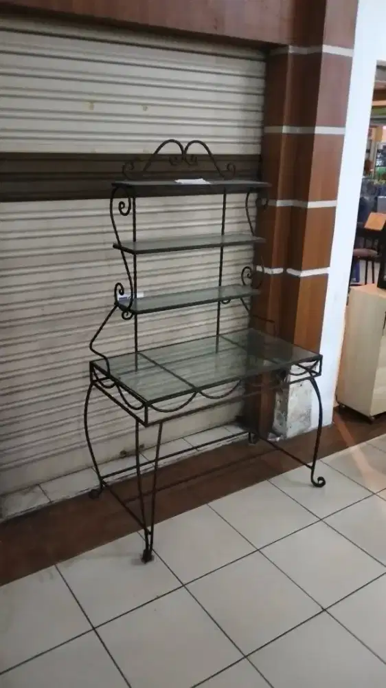 Rak pajangan wrought iron ambalan kaca bevel
