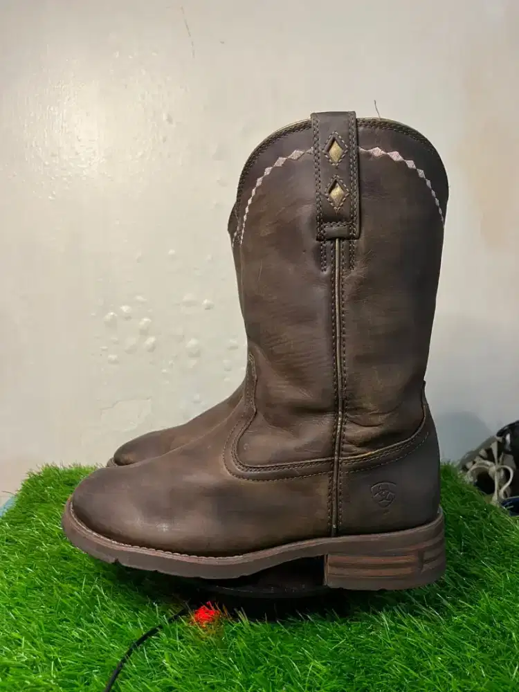 ariat shoes second