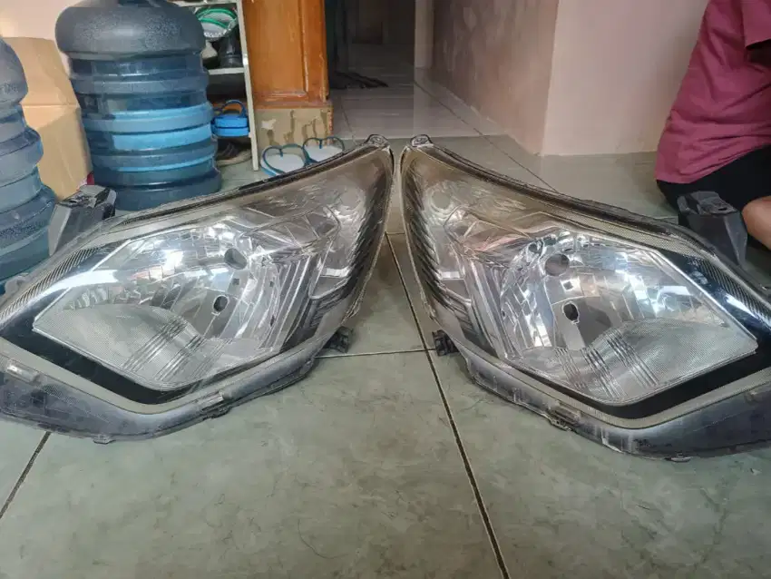 Headlamp calya Sigra original copotan