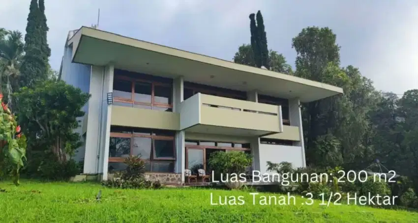 Dijual Villa 3,5 Ha View Gunung di Trawas – Ada Kolam &Lapangan Tenis!