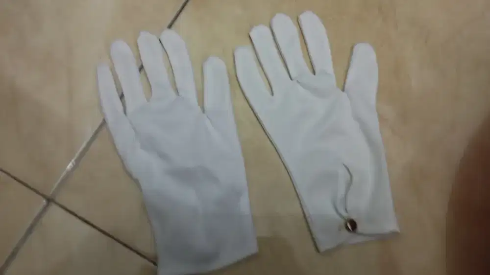 Sarung Tangan Putih Upacara