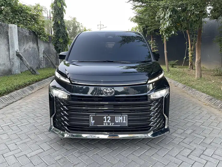 KM13rb! Toyota Voxy 2.0 TSS CVT 2022 super istimewa