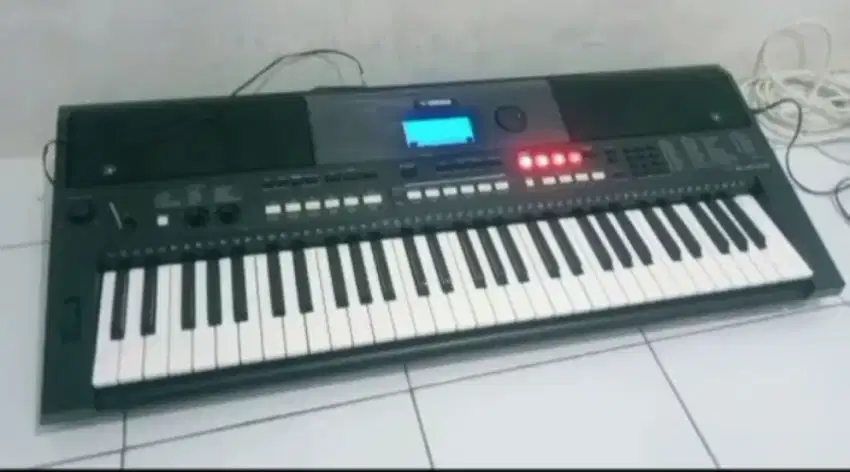 Jual keyboard psr E433 mulus