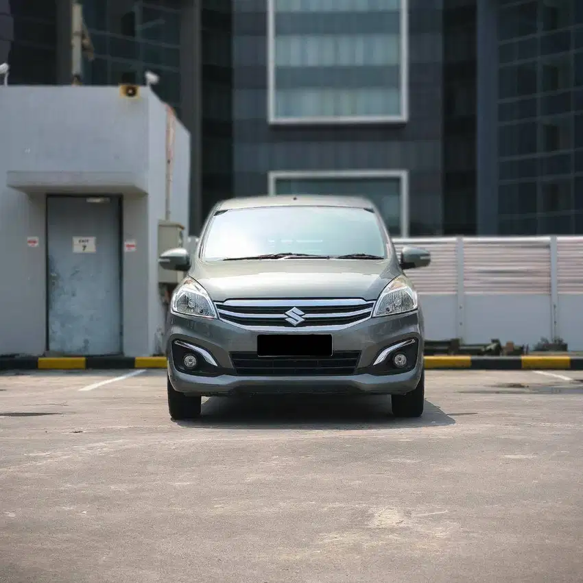 Ertiga GX 1.5 A/T - Abu Metalic