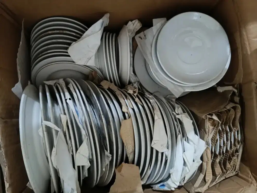 Piring besar dan kecil, mangkok sup