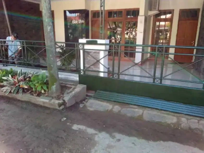 Jual cepat rumah siap huni plus furnitur rumahnya. Lokasi strategis