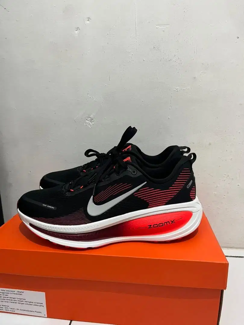 Nike Vomero 18 black