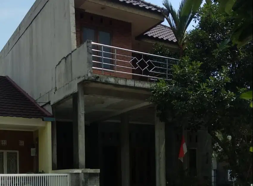 Rumah 2 Lantai 15 Menit ke Gerbang Tol Sentul Barat Siap Huni J-18207