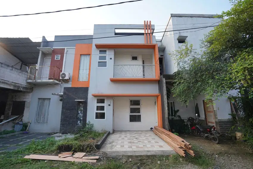 Rumah 2 Lt Minimalis Dekat Mall Paradise Walk Serpong Siap KPR J-18479