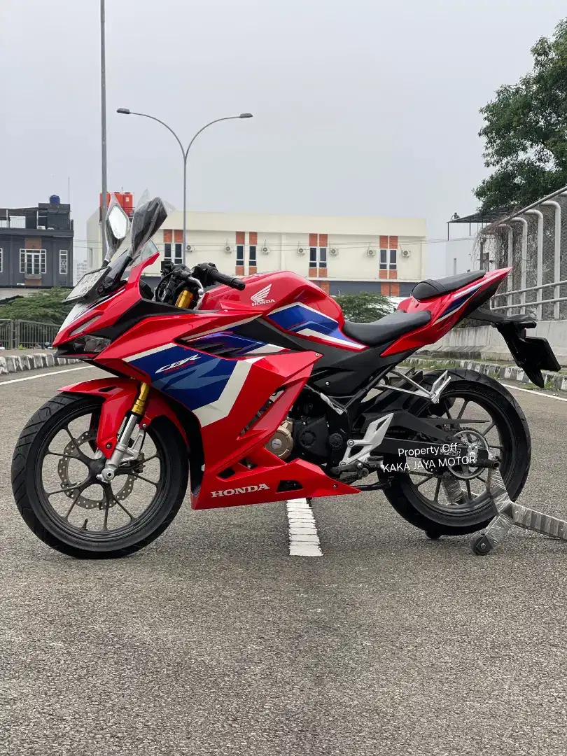 ISTIMEWA New CBR 150 R 2023 DIJAMIN BAGUS