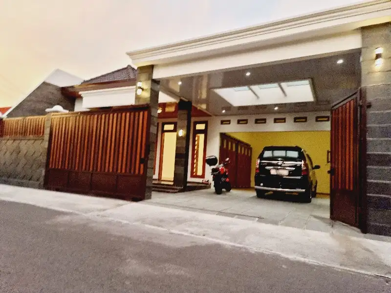 Rumah Mewah 261m² Baru Dekat Fave Hotel Manahan Solo