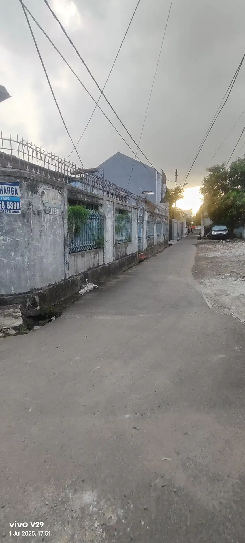 Dijual rumah tua cocok untuk kost@Meruya ilir Jakarta barst