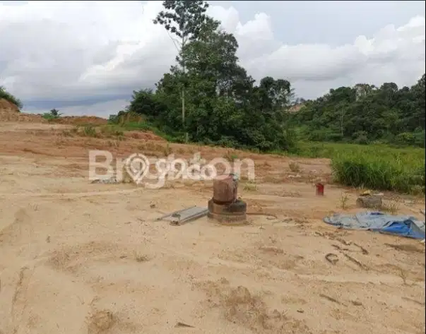 Dijual Tanah S.Siring 1km setelah Airport .