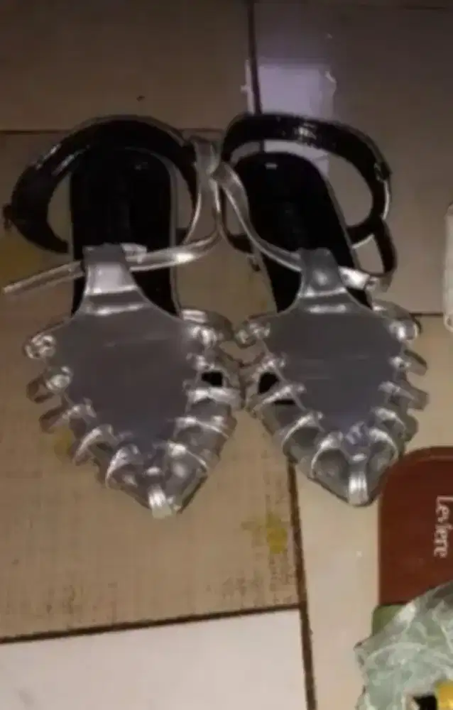 Shoes cantik silver AB shoes