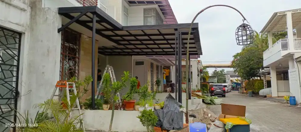 Kanopi baja ringan plus atap galvalum terpasang