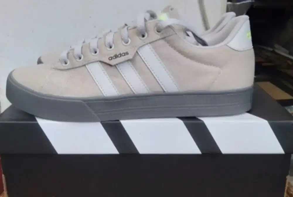 Sepatu Adidas daily 3.0 original