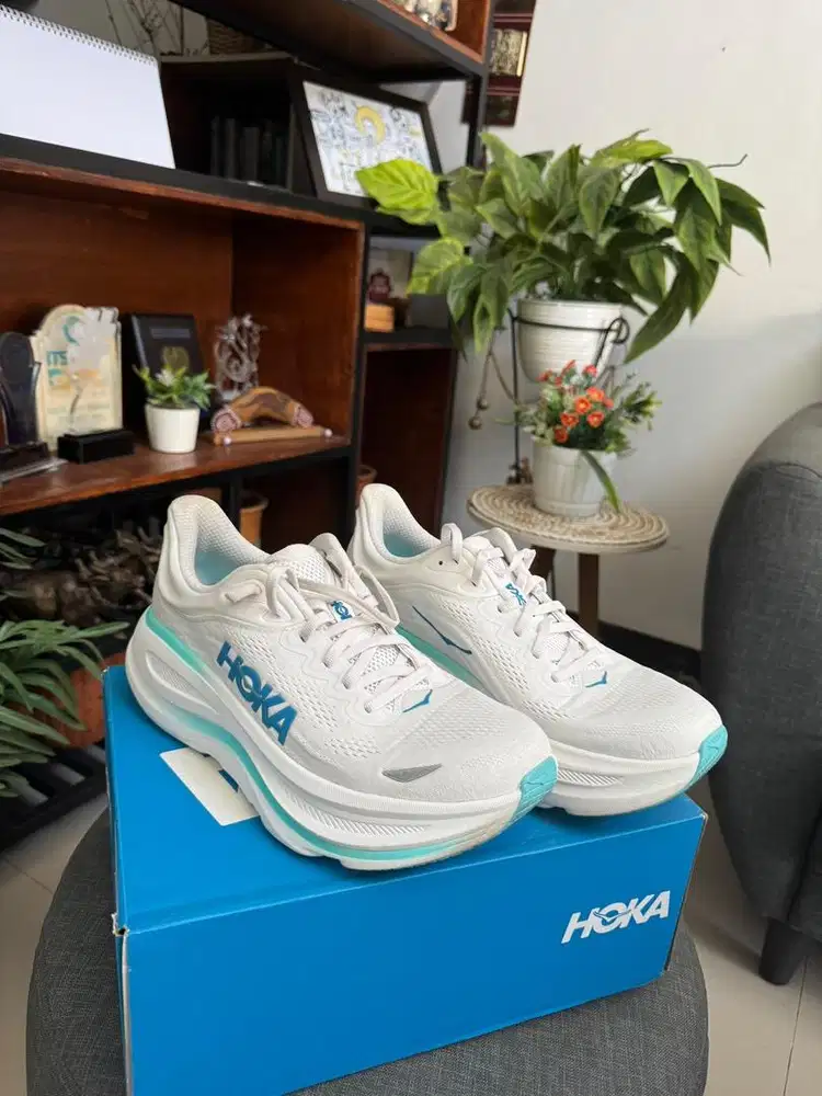 Hoka bondi 9 size 42 2/3