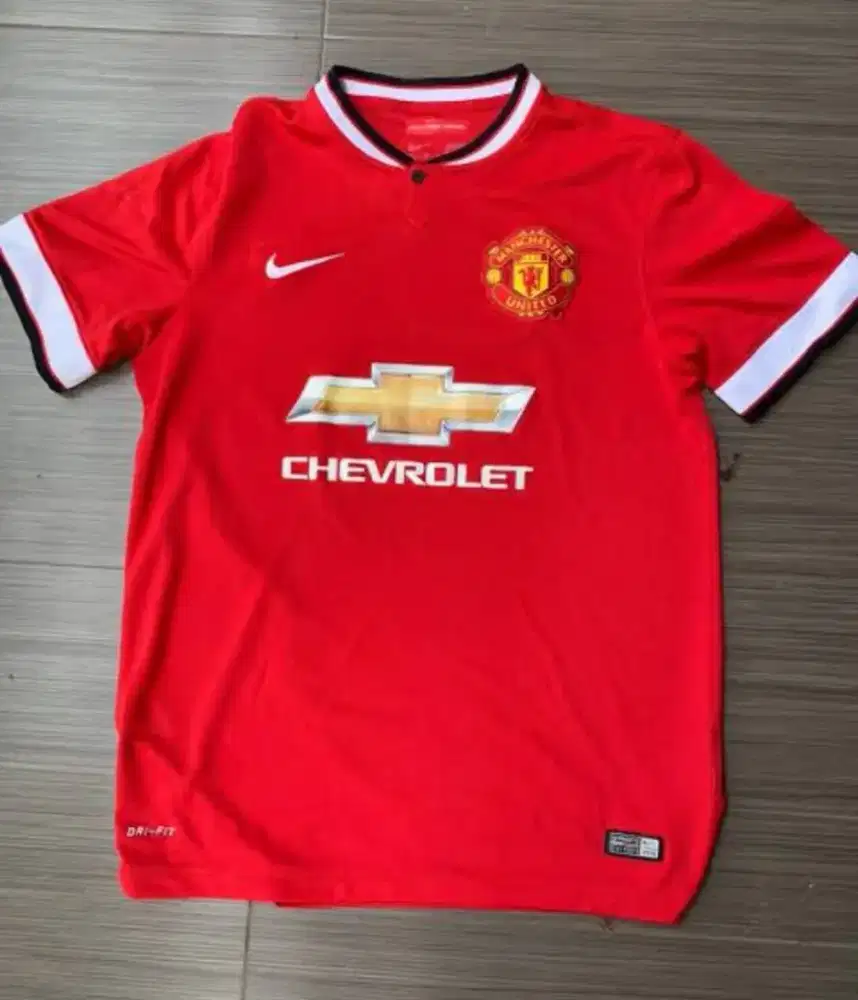 Baju Manchester united kit size L bekas