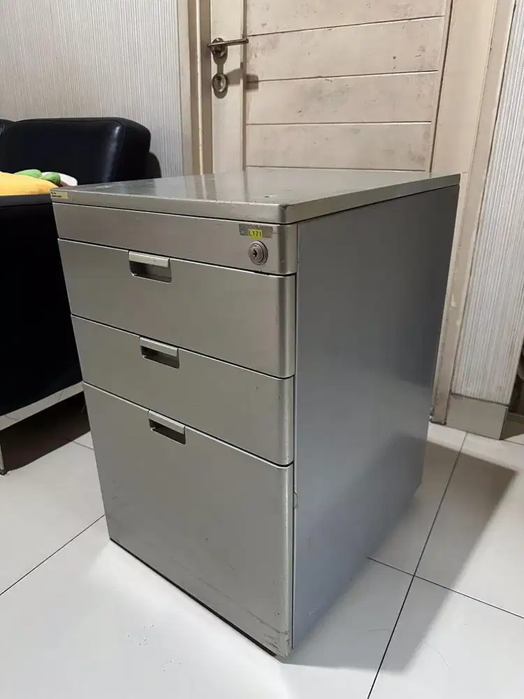 Laci dorong mobile drawer file cabinet besi 3 laci + roda