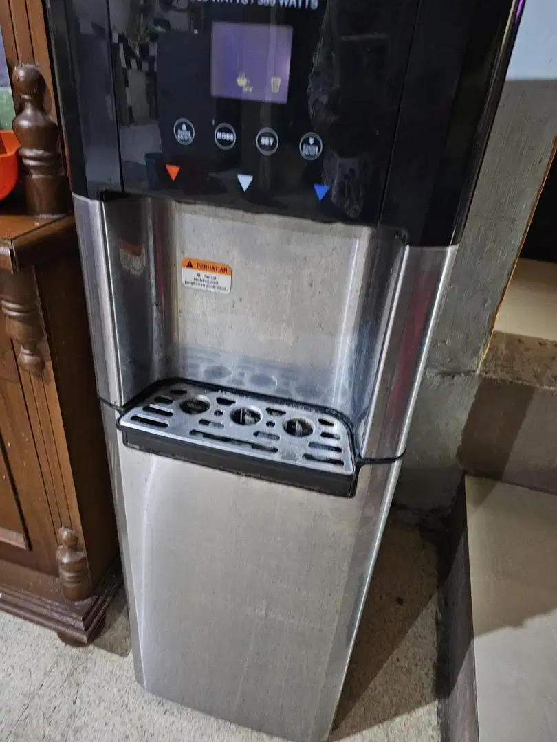 Dispenser bottom load sharp 75EHL