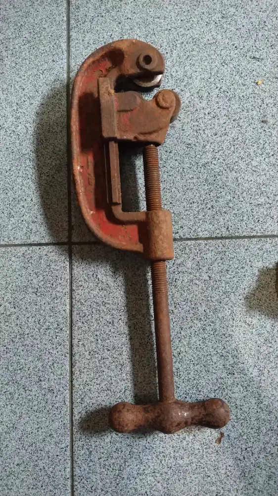 Alat Potong Pipa Besi 3 inch
