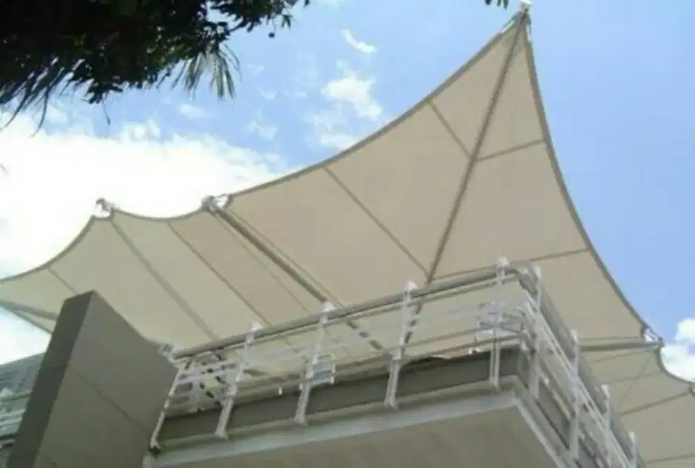 Kanopi rangka besi pipa bulat atap membrane