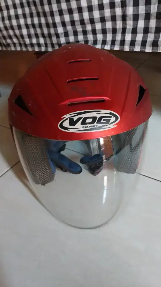 Dijual helm VOG merah