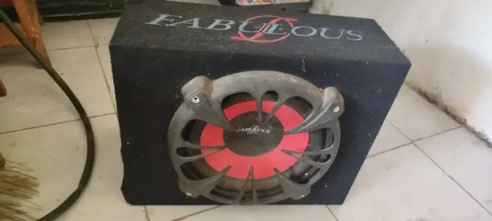 Bass mobil subwoofer bekas