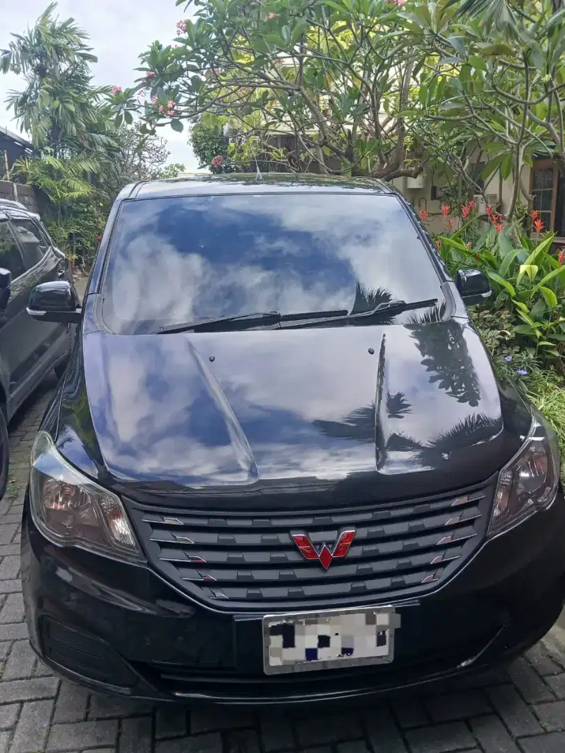 Wuling confero DB MY 2023 hitam metalik M/T 1.5