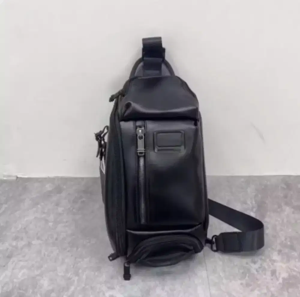 Tas Tumi Kelley Leather Black Bodybag Selempang Crossbody