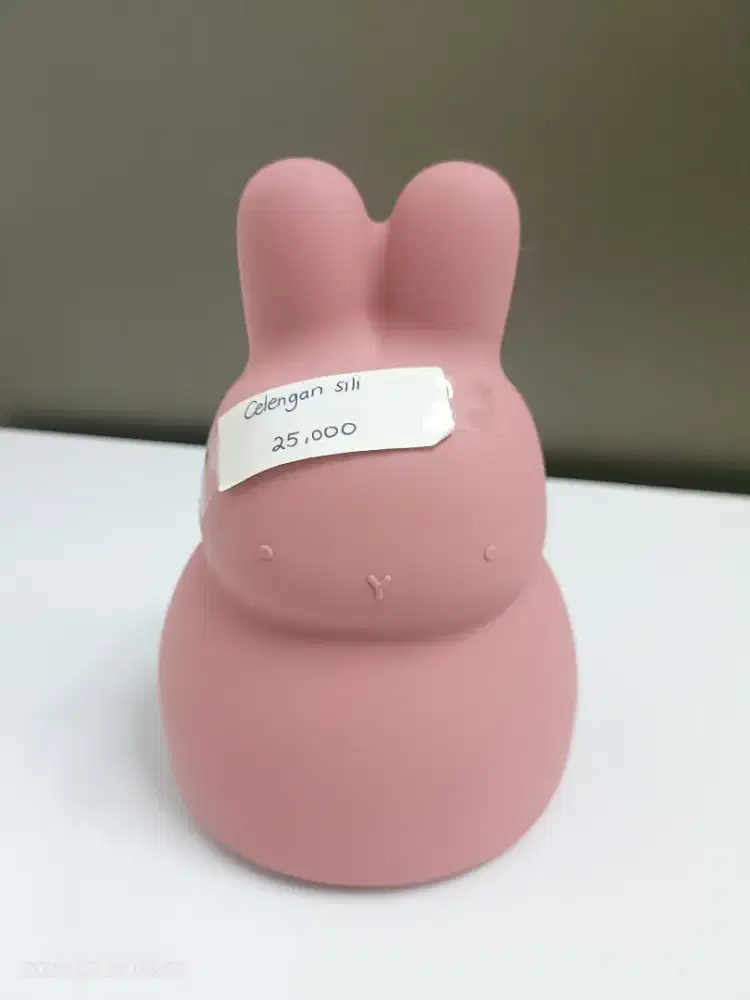 Tempat menyimpan uang sili