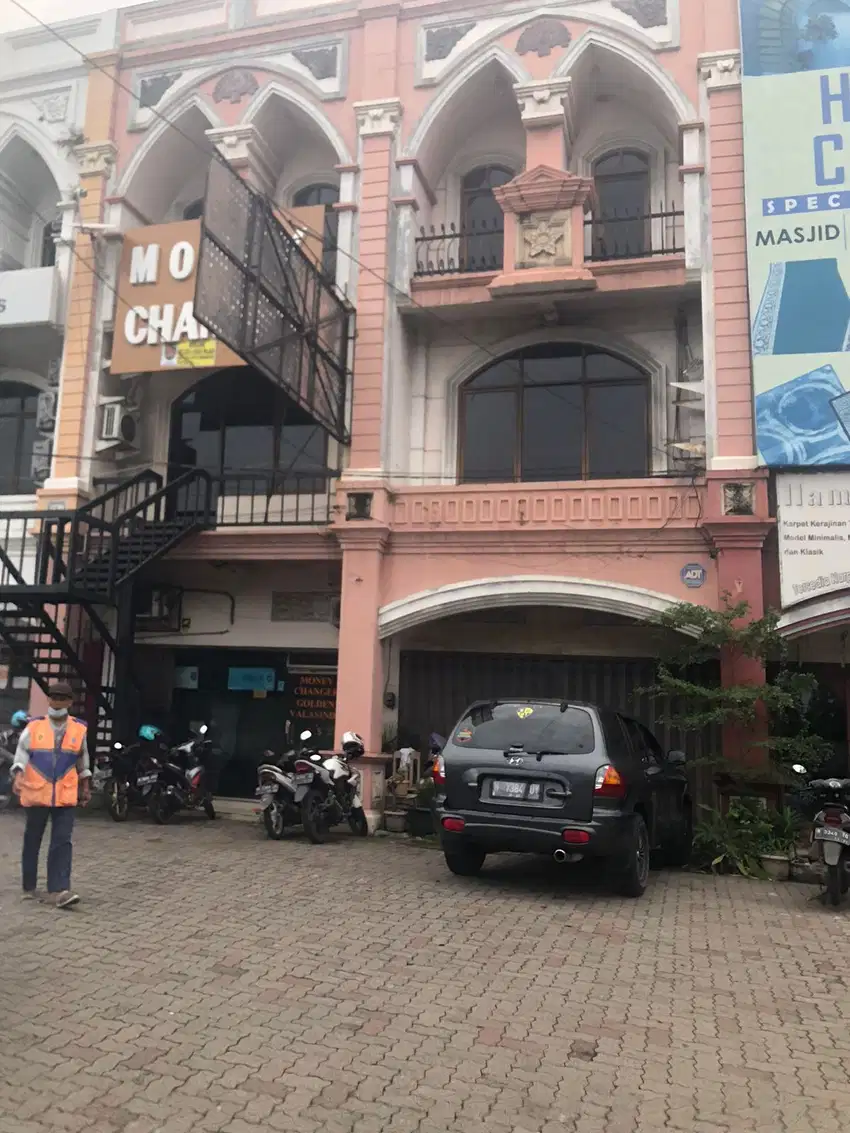Ruko Istimewa Di Jalan Utama