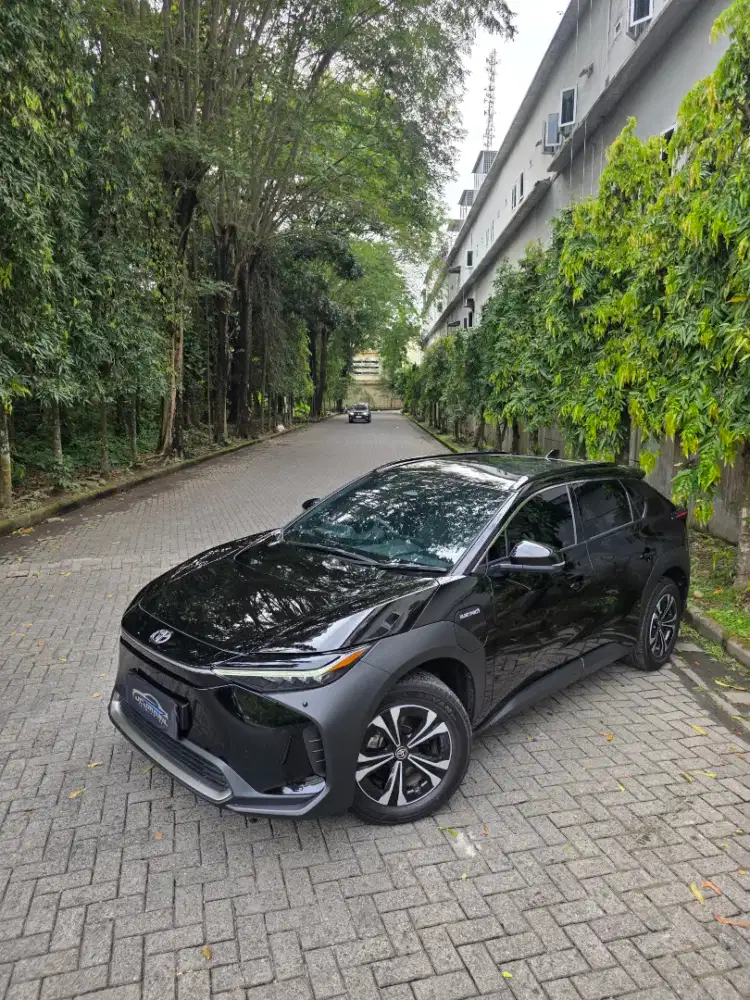 Toyota bz4x bev 2023 / 2024 A/T Hitam
