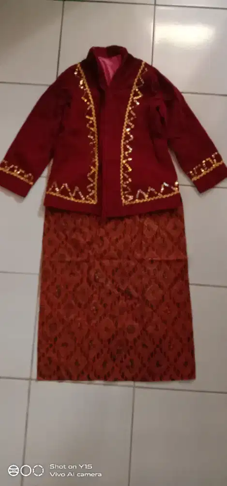 Dijual Kebaya anak TK warna merah
