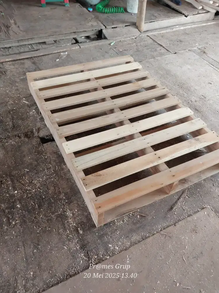 Pallet Kayu bekas