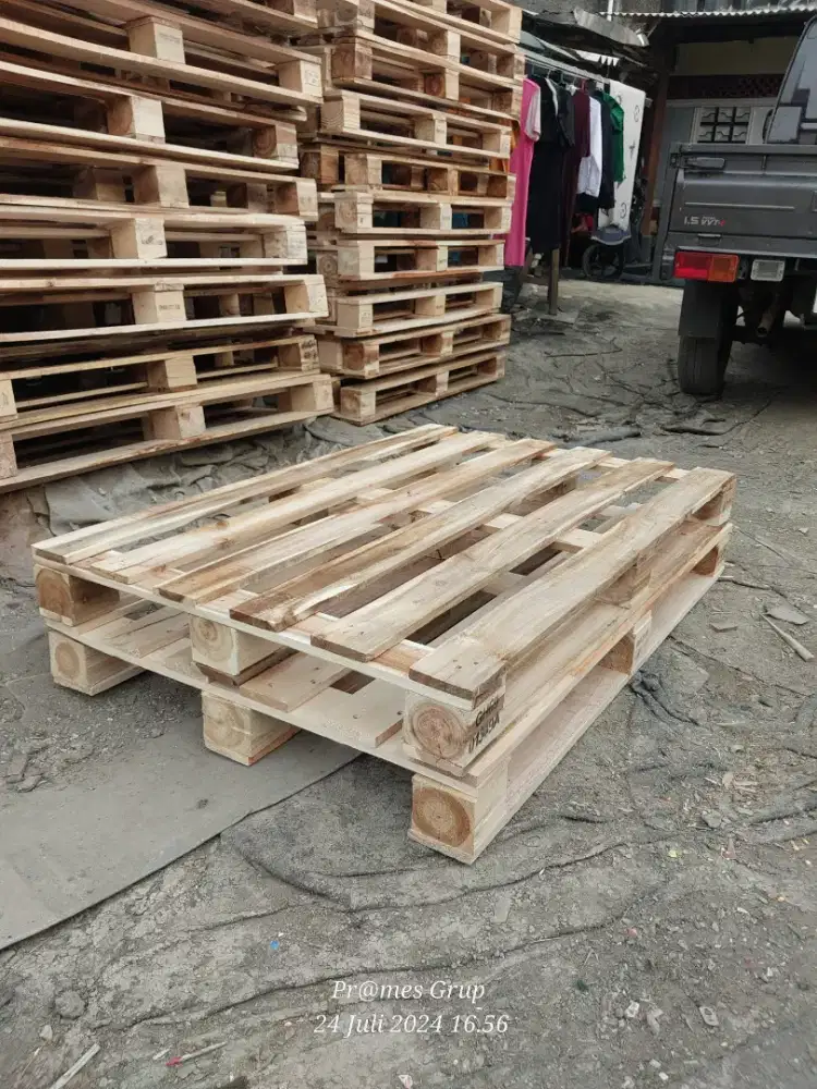 Palet Kayu Handlift