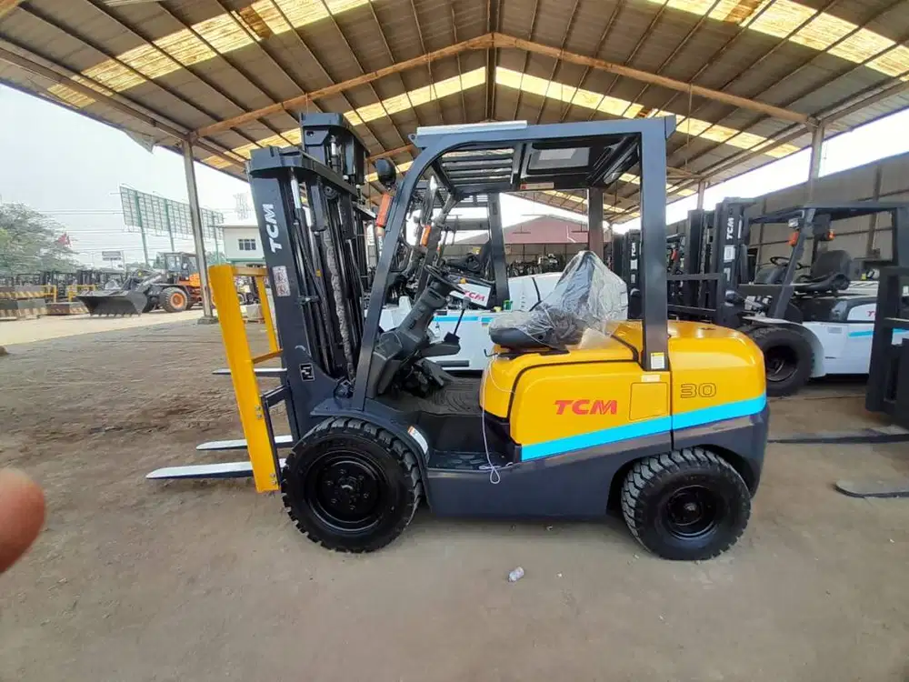 FORKLIFT TCM FD30T KONDISI BARU