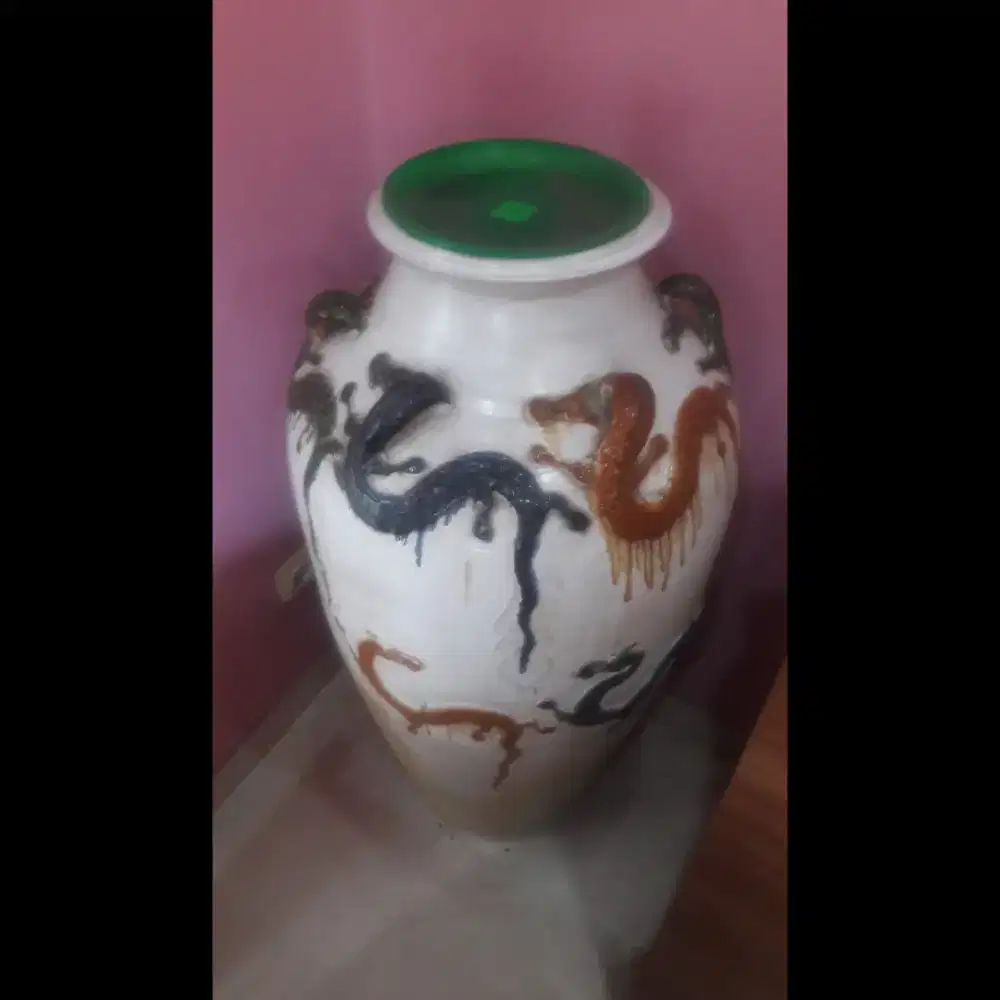 Guci Antik budak Naga 10