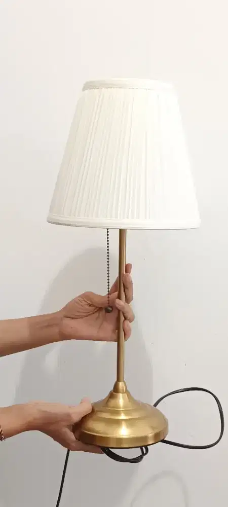 Lampu meja / sudut