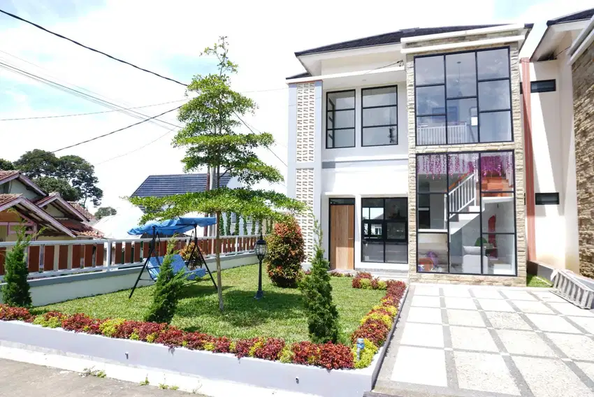 Dijual rumah bagus 2lantai plus furnish Lembang
