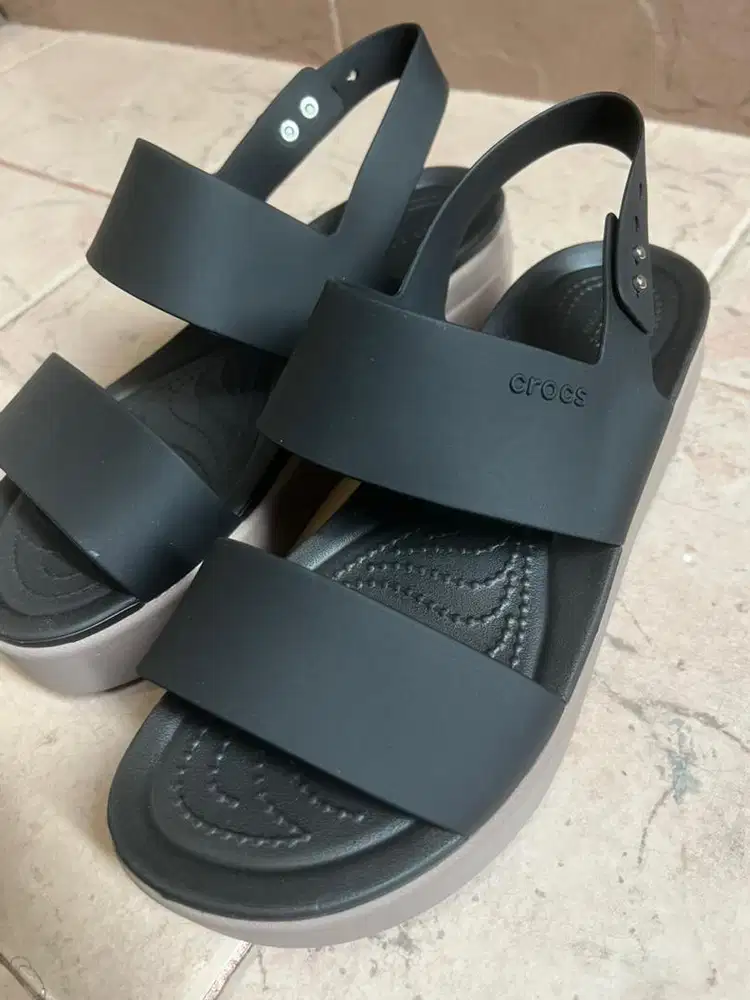 Crocs Brooklyn Low Wedge